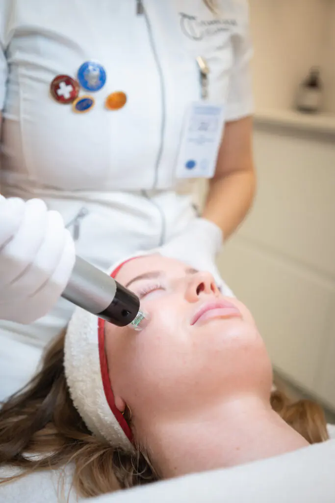 Anti-aging-behandling för hudföryngring på Timeless Clinic – Medicinsk och Estetisk Hudvård.